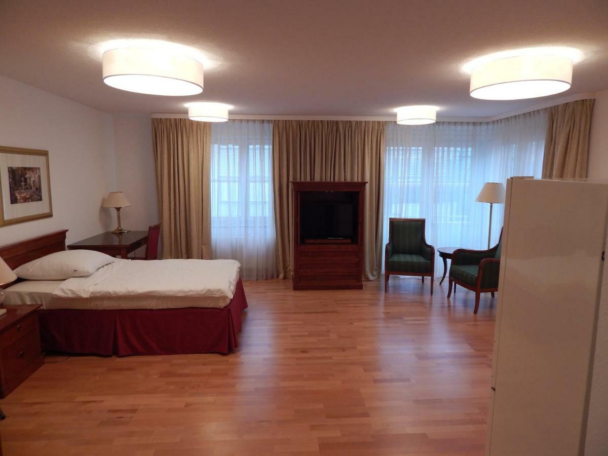 Free Apartment - Bei Der Markthalle Reutlingen Kültér fotó