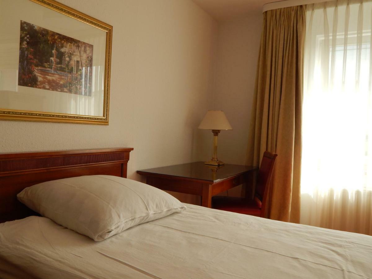 Free Apartment - Bei Der Markthalle Reutlingen Kültér fotó